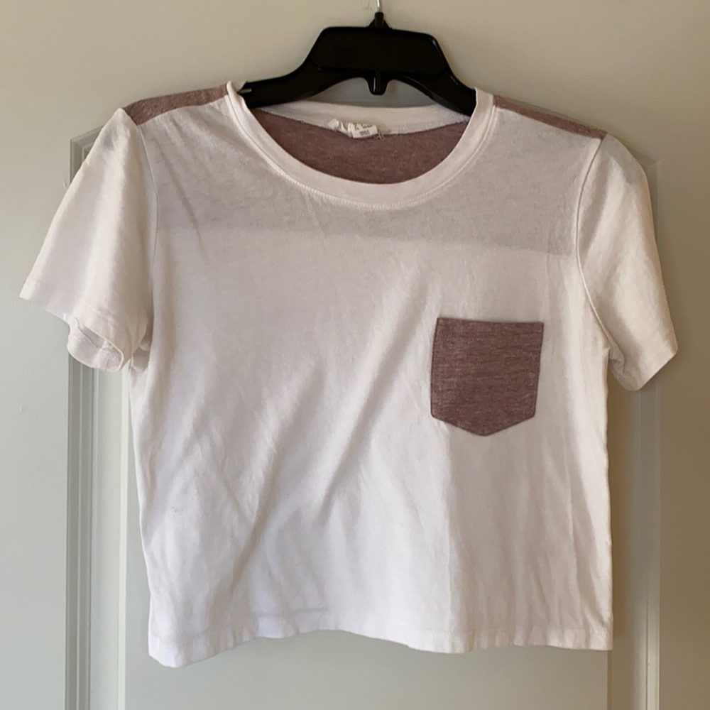 White short sleeve crop with maroon shoulders